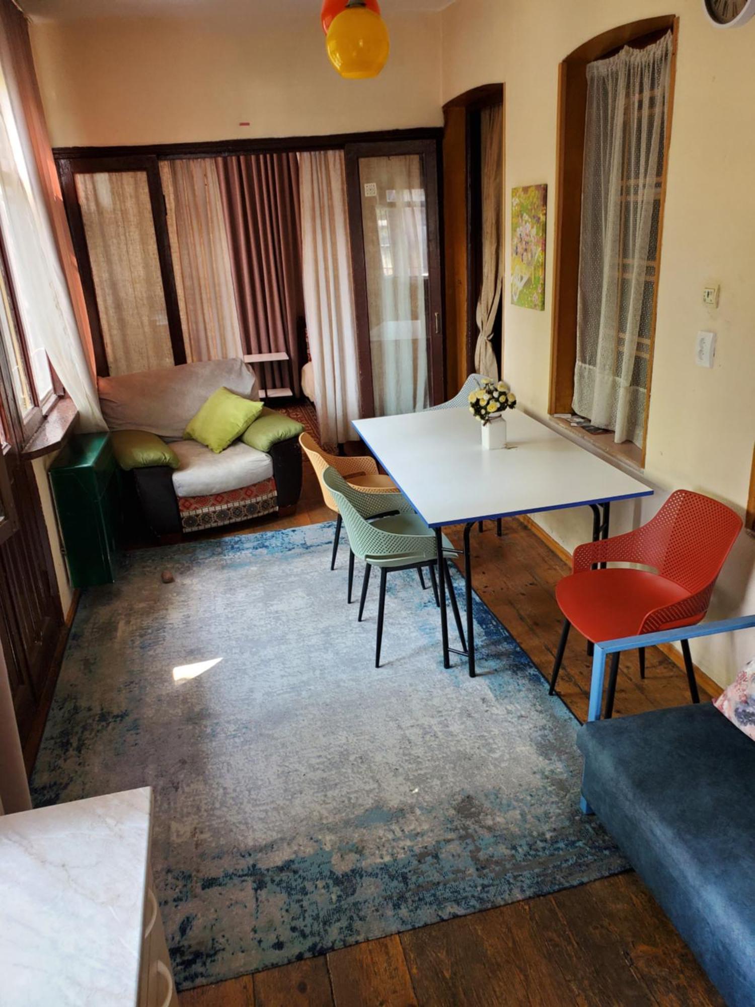 Appartement Уиут Ниниа Сад à Tbilissi Extérieur photo